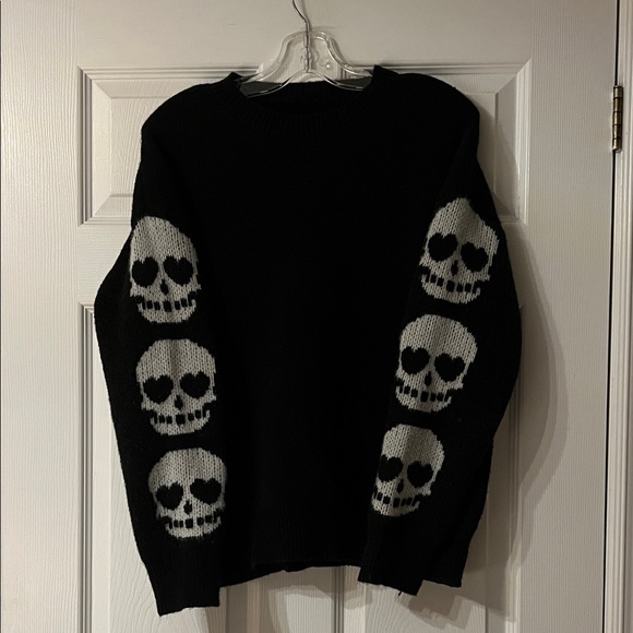 Source Unknown Sweaters - Black and Gray Skull Sweater